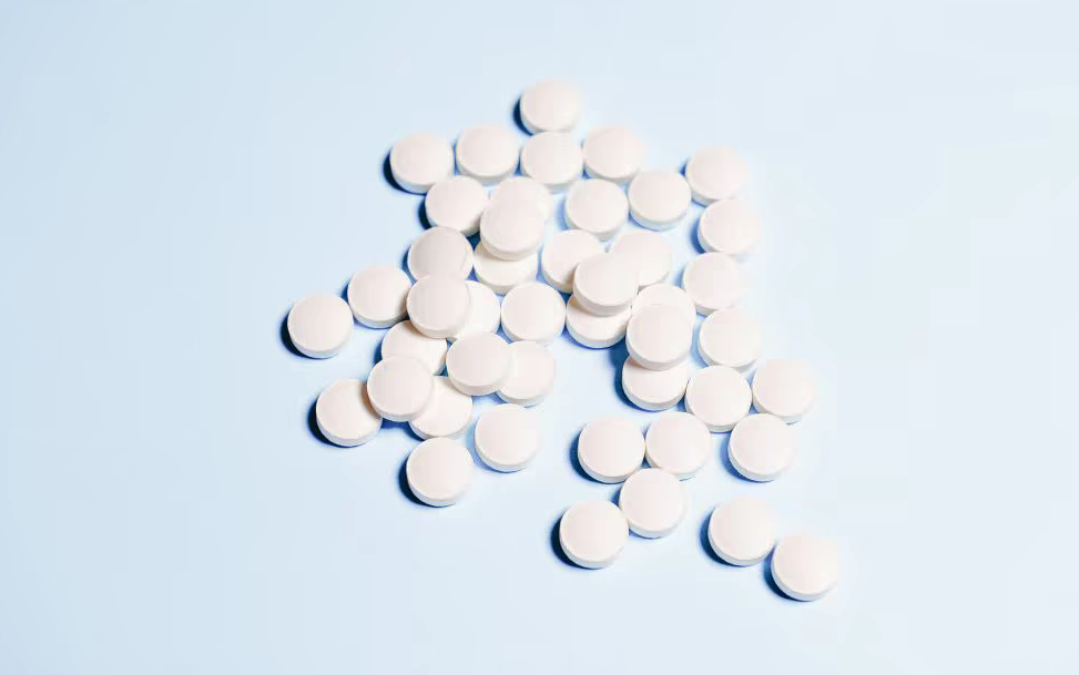 Kwas acetylosalicylowy może być bardzo pomocny w ciąży i chronić kobiety ciężarne przed stanem przedrzucawkowym i rzucawką.