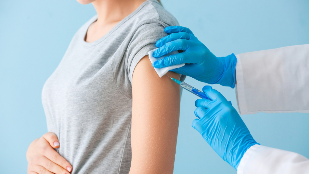 Immunostarzenie jako niezależny czynnik ryzyka. Uzasadnienie dla szczepień przeciwko pneumokokom populacji 50+